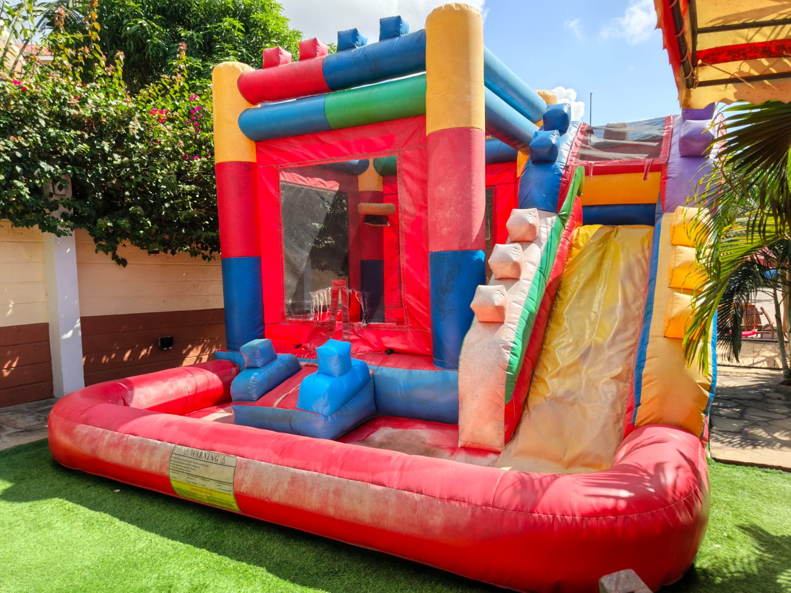 Colorful bouncy castle inflatable for kids